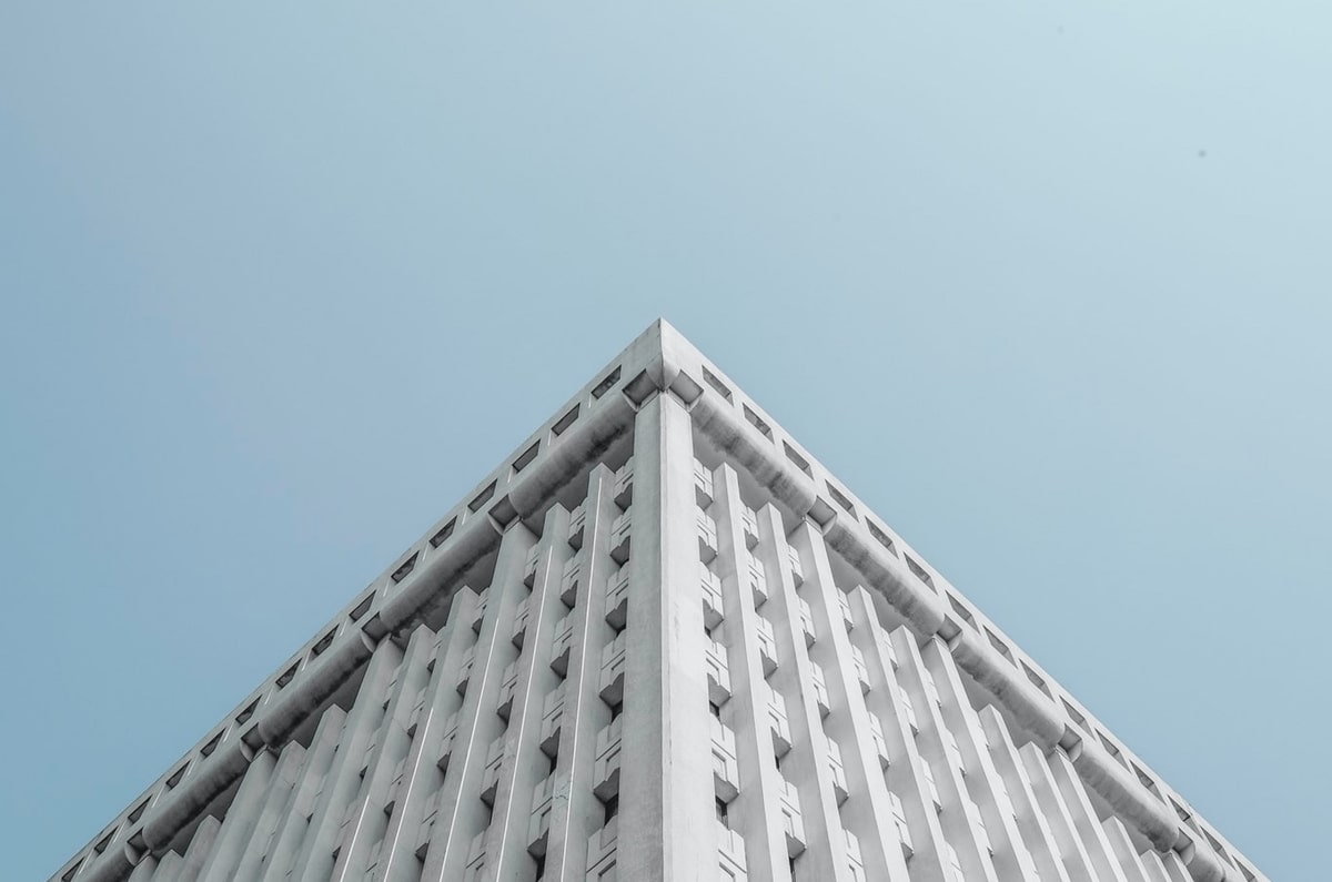 阔腿牛仔裤搭配鞋子时尚指南