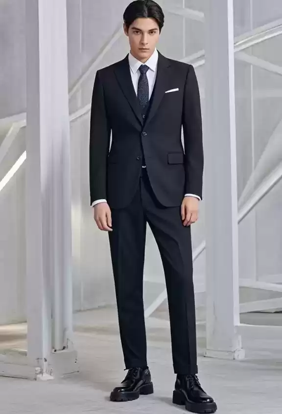 170微胖男生秋季通勤穿搭色彩指南：选色技巧提升魅力