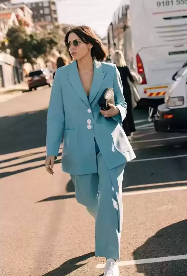 穿衣的颜色搭配