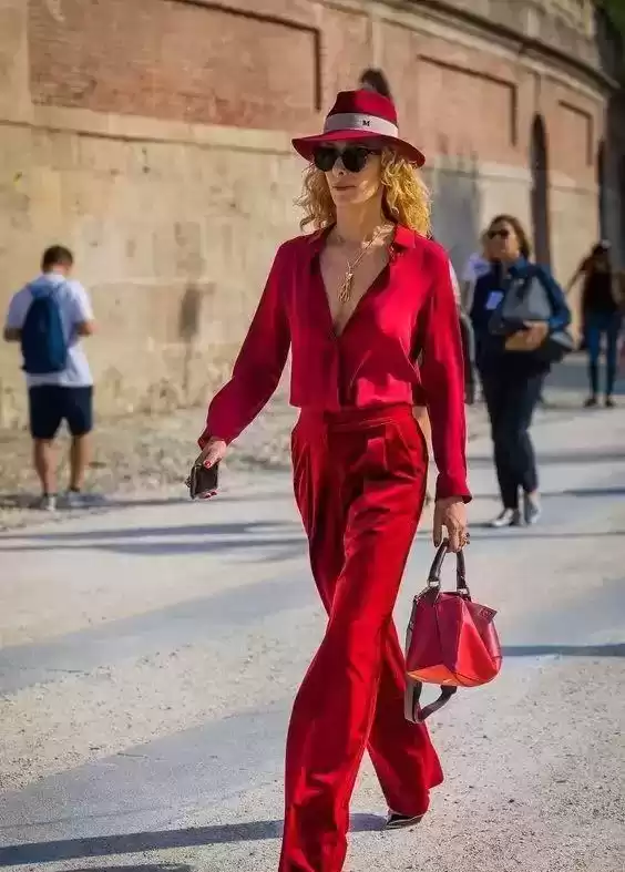 穿衣的颜色搭配