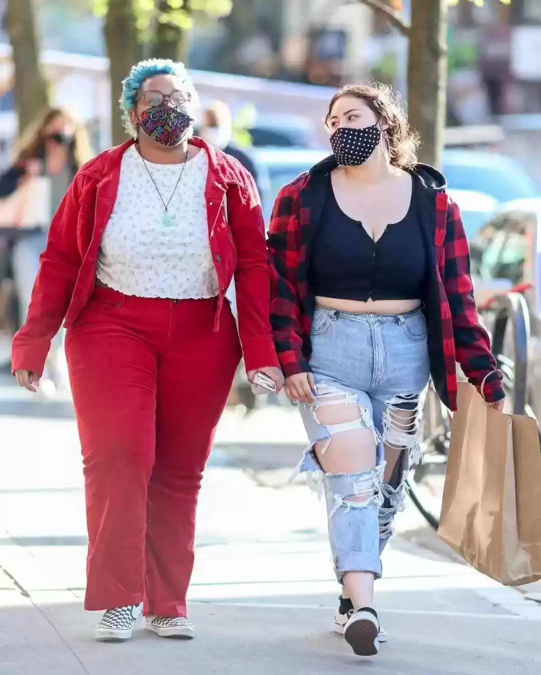 胖MM穿搭指南：身材无关紧要，街拍示范自信魅力