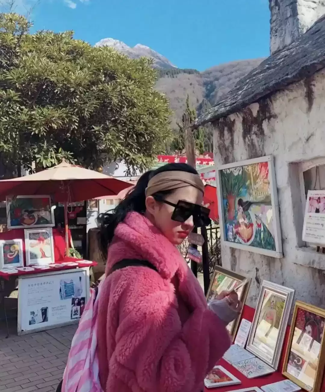 女明星冬日穿搭秘籍:时髦与保暖的完美平衡 女明星冬日穿搭秘籍:时髦与保暖的完美平衡