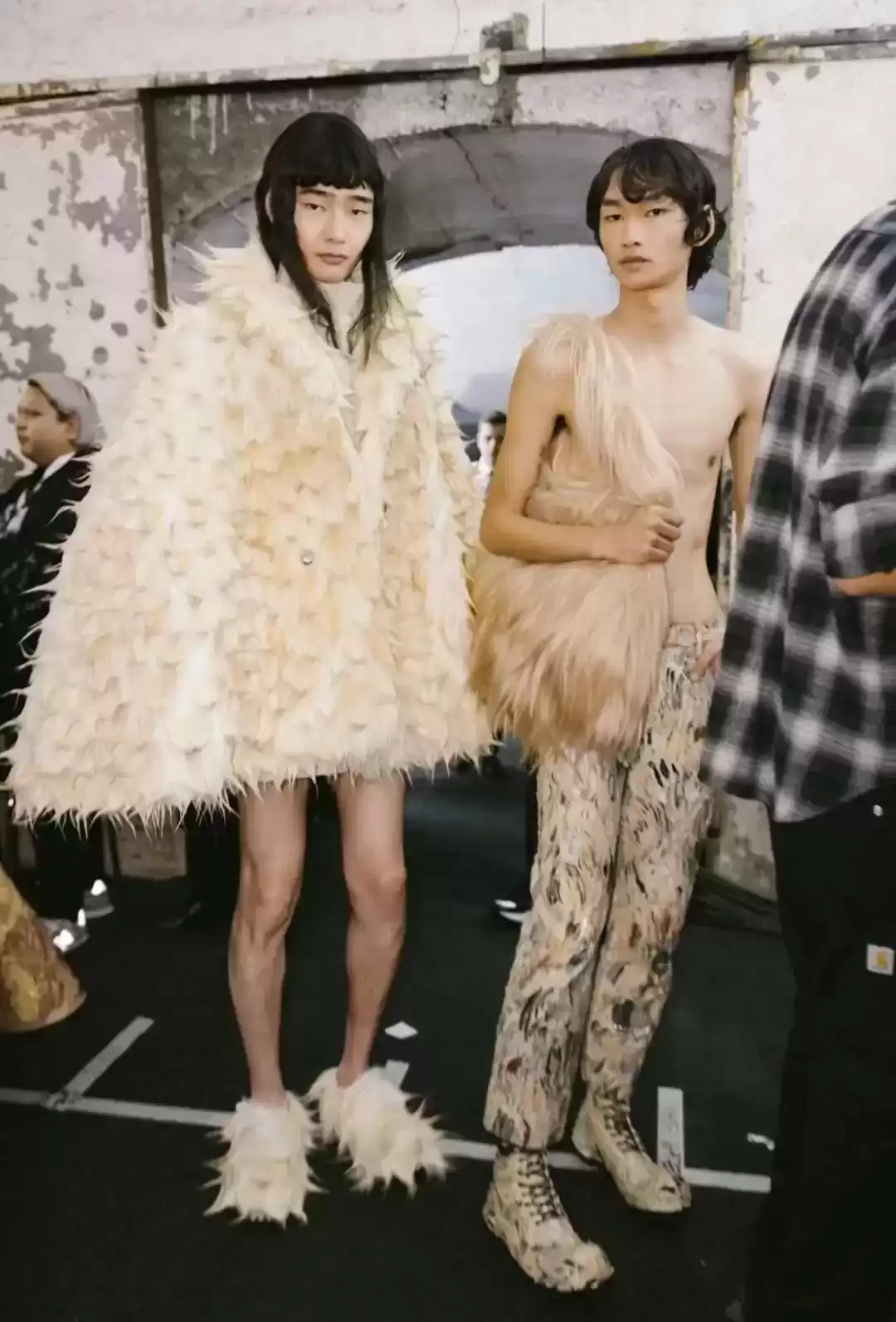 女明星冬日穿搭秘籍:时髦与保暖的完美平衡 女明星冬日穿搭秘籍:时髦与保暖的完美平衡