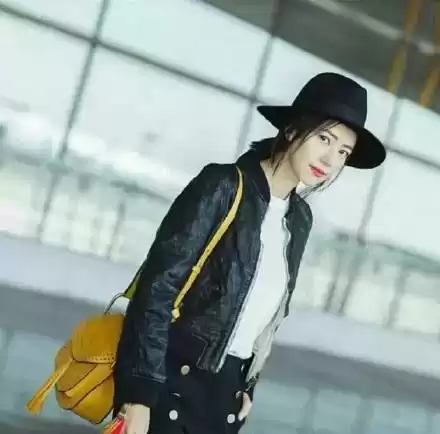 高圆圆穿衣搭配图片 气质女神高圆圆，穿衣搭配颜色不重要，关键是款式的选择，太美了