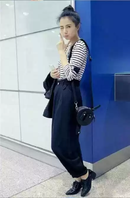 高圆圆穿衣搭配图片 气质女神高圆圆，穿衣搭配颜色不重要，关键是款式的选择，太美了