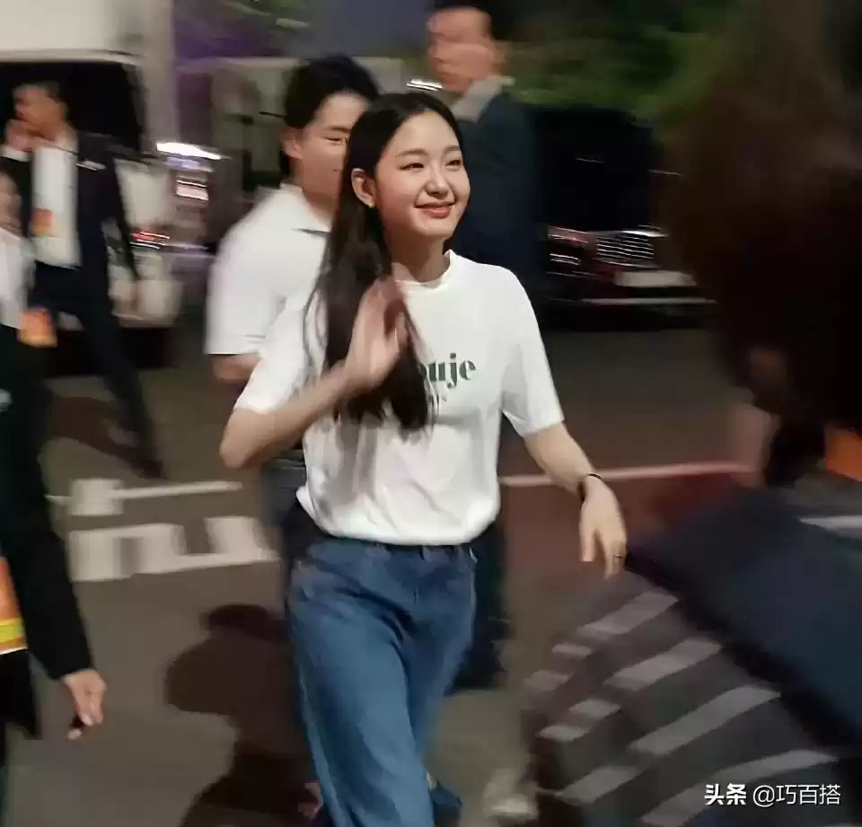 金高银私服穿搭解析：每一套都美在心坎里的时尚秘诀