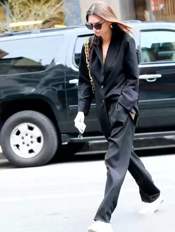 胖MM春季穿衣搭配秘籍：中年微胖女性的4个显瘦穿搭建议