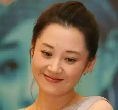 微胖女性穿搭秘籍：2大显瘦法则，轻松提升气质与魅力