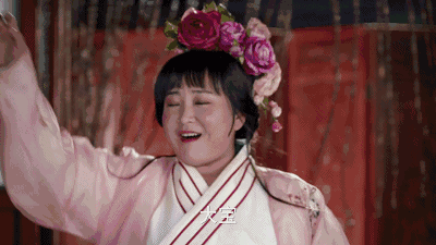 微胖女性穿搭秘籍：2大显瘦法则，轻松提升气质与魅力