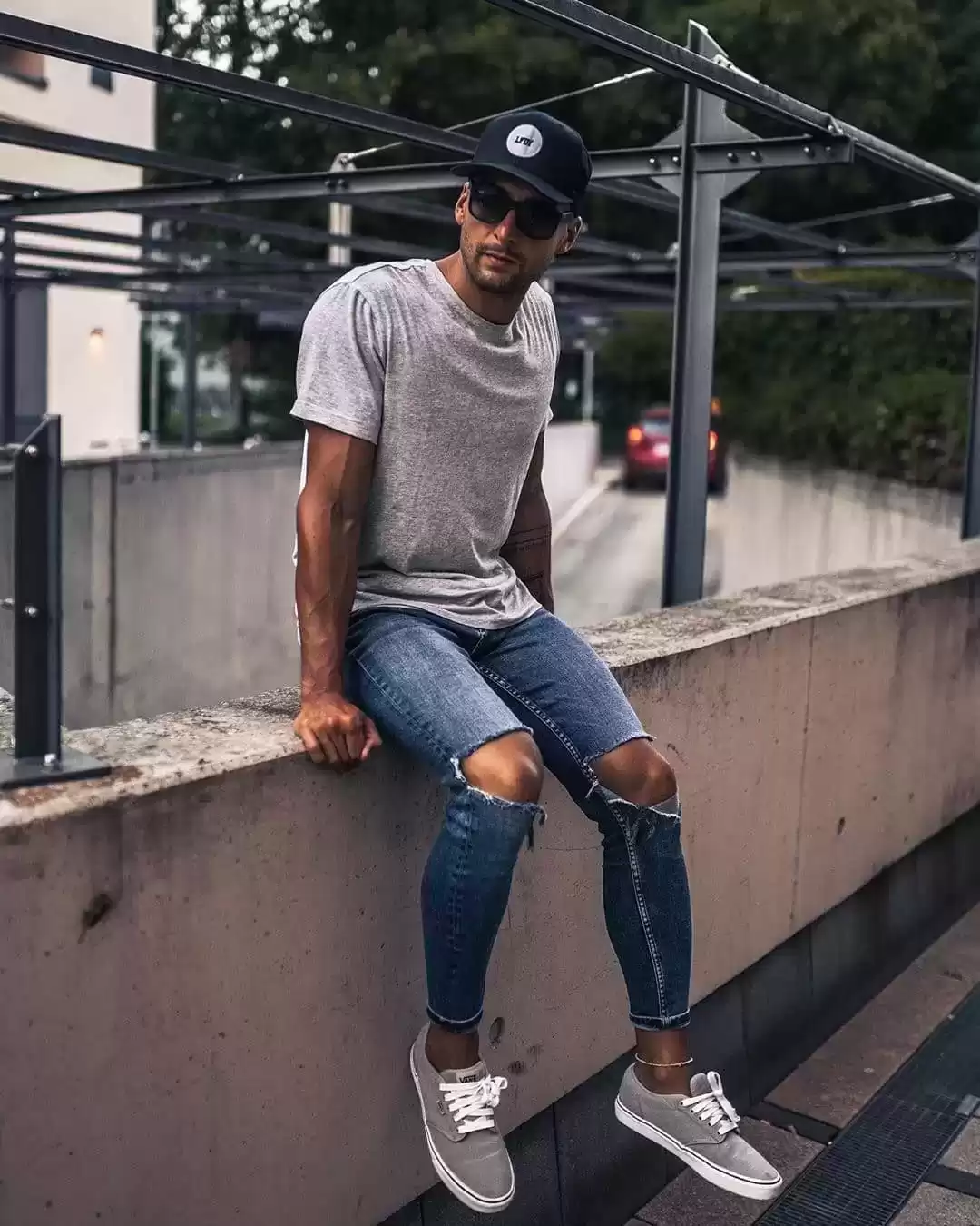 男士夏季穿搭终极指南：掌握这些技巧，轻松变身时尚达人