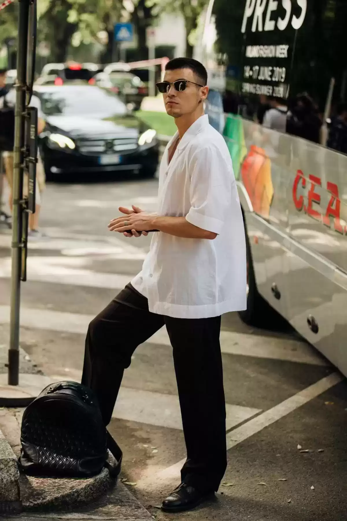 男士夏季穿搭终极指南：掌握这些技巧，轻松变身时尚达人