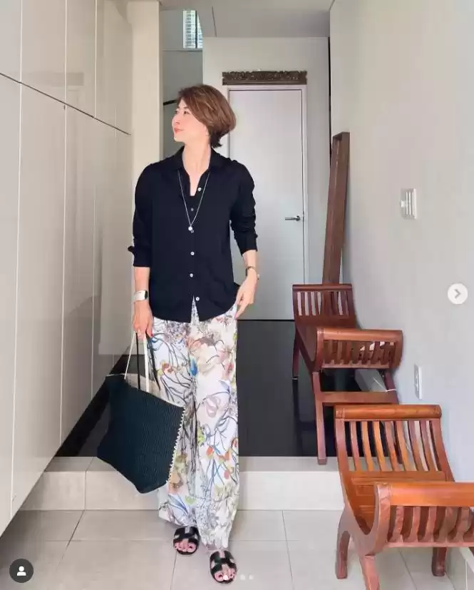 日本主妇的穿搭哲学:简约法则塑造高级气质 日本主妇的穿搭哲学:简约法则塑造高级气质