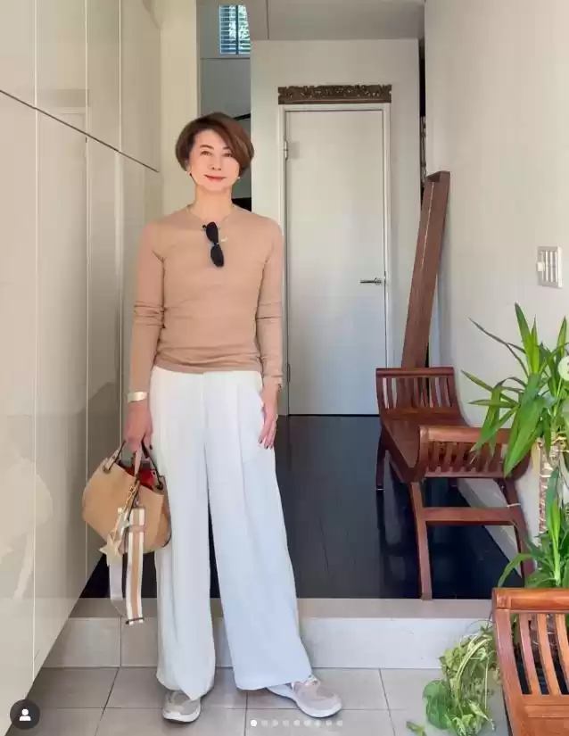 日本主妇的穿搭哲学:简约法则塑造高级气质 日本主妇的穿搭哲学:简约法则塑造高级气质