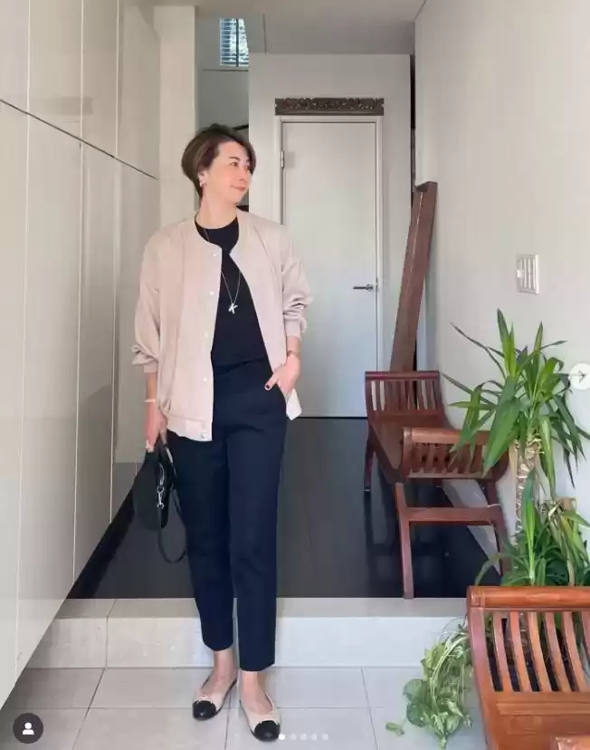 日本主妇的穿搭哲学:简约法则塑造高级气质 日本主妇的穿搭哲学:简约法则塑造高级气质