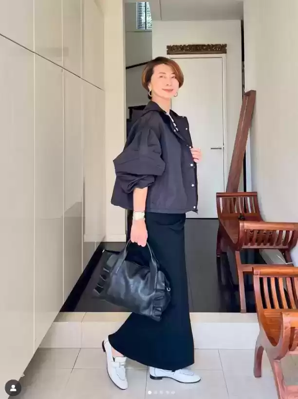 日本主妇的穿搭哲学:简约法则塑造高级气质 日本主妇的穿搭哲学:简约法则塑造高级气质