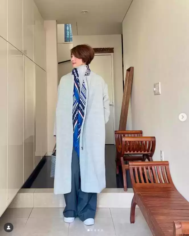 日本主妇的穿搭哲学:简约法则塑造高级气质 日本主妇的穿搭哲学:简约法则塑造高级气质