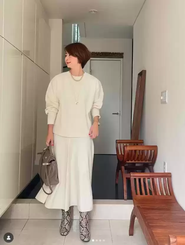 日本主妇的穿搭哲学:简约法则塑造高级气质 日本主妇的穿搭哲学:简约法则塑造高级气质