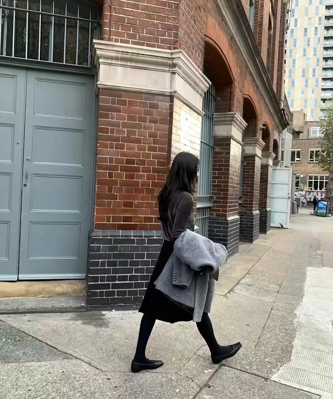 冬天女装穿搭指南:35+女性冬日搭配,简约高级又时尚