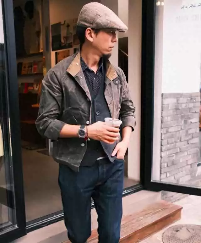 偏瘦男生穿搭攻略：卫衣毛衣失宠？今年工装夹克才是真香选择