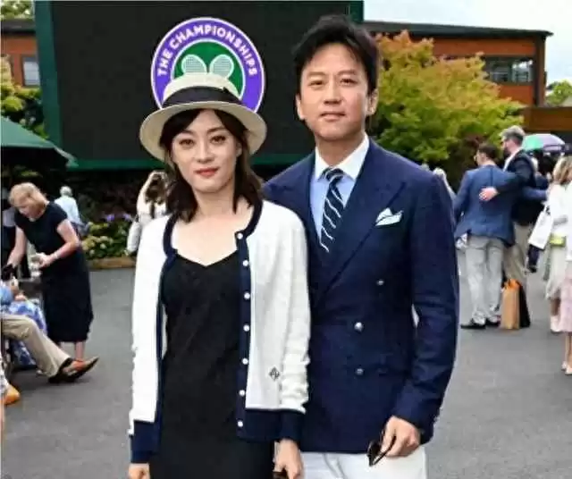 孙俪伦敦穿搭蜕变：贵族风范引领时尚潮流