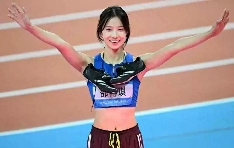 陆佳雯全运会跳高风采：颜值与实力并存的女子跳高女神