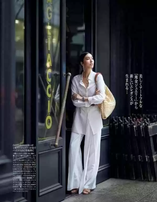 杜鹃穿衣搭配秘诀：空灵感穿搭，简约大气提升高级感