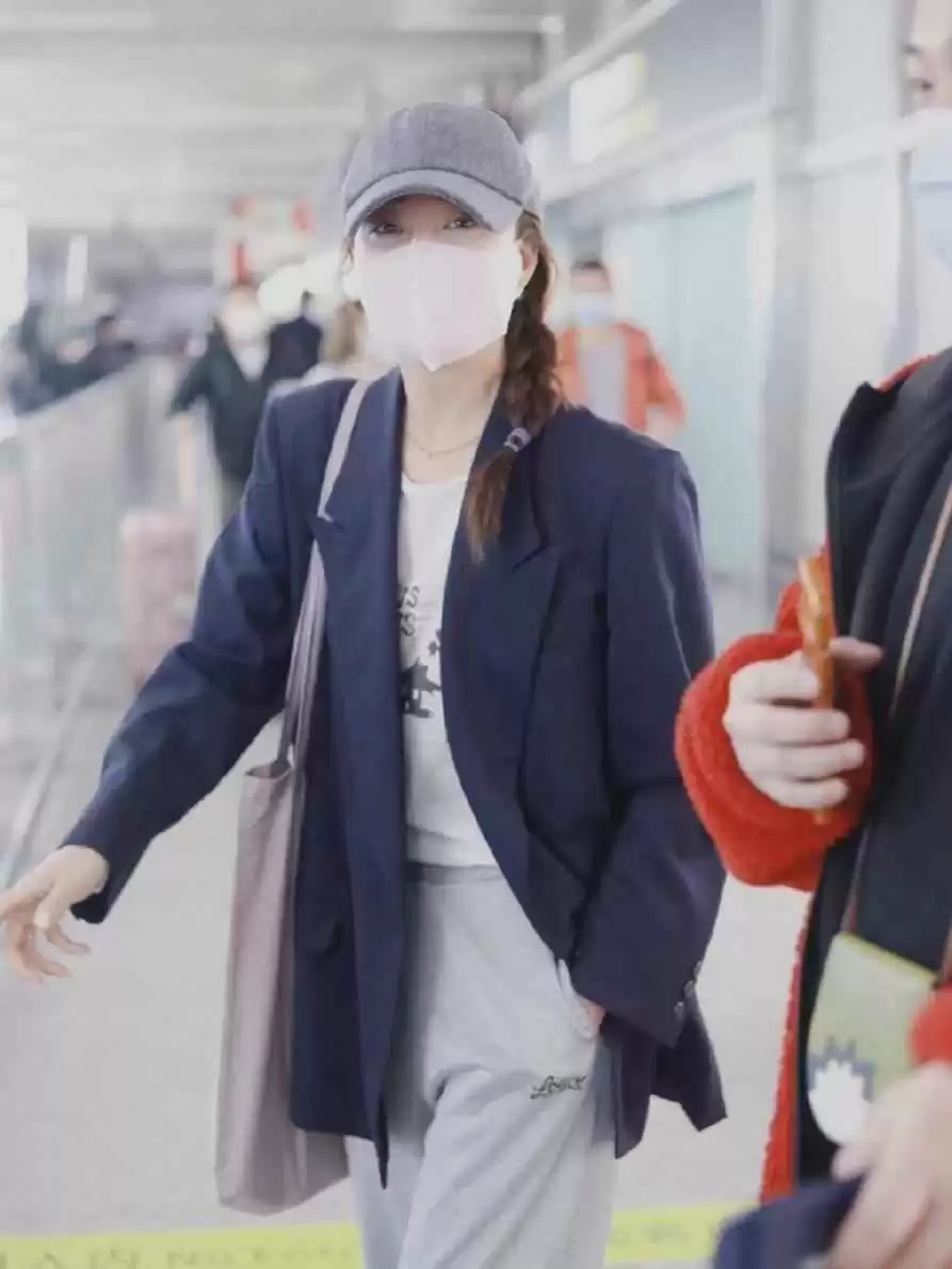 殷桃西装穿搭教科书:3种高级搭配术,轻松摆脱奶奶裤乐福鞋