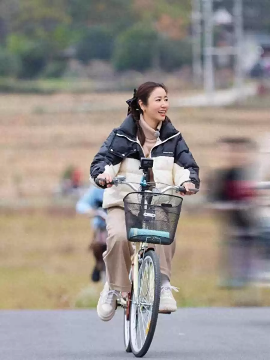 下身穿衣搭配技巧：林心如秋冬时尚穿搭指南