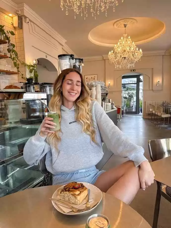 秋日慵懒风穿搭秘诀:跟Ins博主Celine学穿出自带滤镜的温柔感