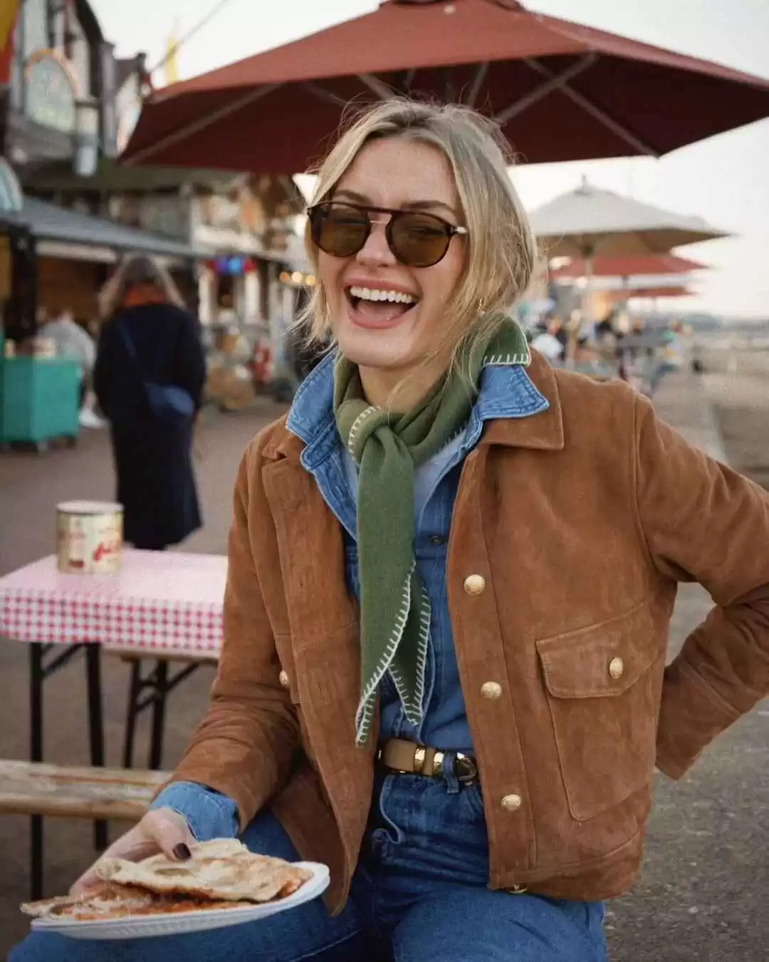 2014初秋穿衣搭配 她们说这才是秋天最实用的单品!6种穿法都帮大家总结好了