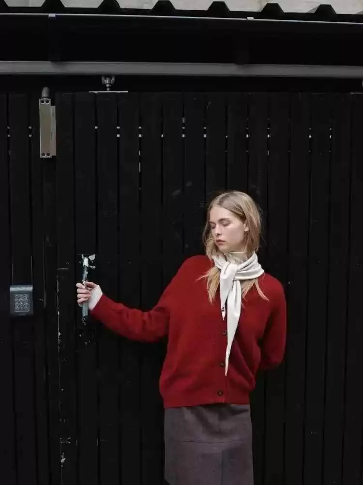 2014初秋穿衣搭配 她们说这才是秋天最实用的单品!6种穿法都帮大家总结好了