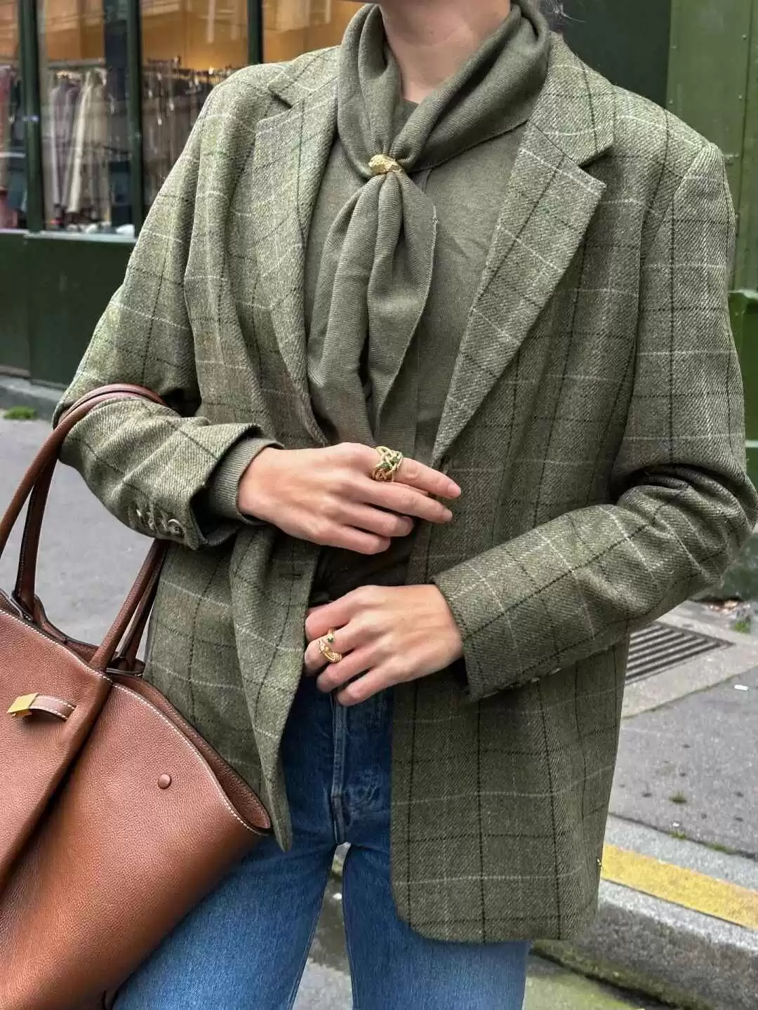 2014初秋穿衣搭配 她们说这才是秋天最实用的单品!6种穿法都帮大家总结好了