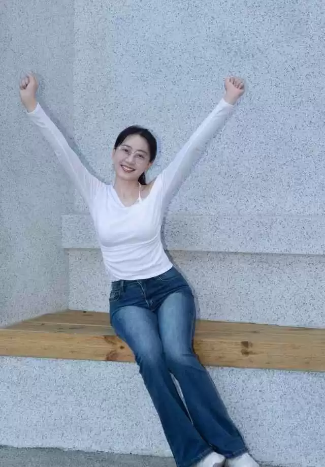 骨架粗女生穿衣搭配秘籍:轻松穿出高挑效果,这几套太养眼了