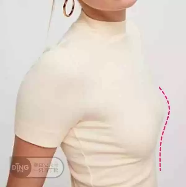 平胸女生穿衣搭配秘籍:变丰满还是更时髦?两种风格全指南