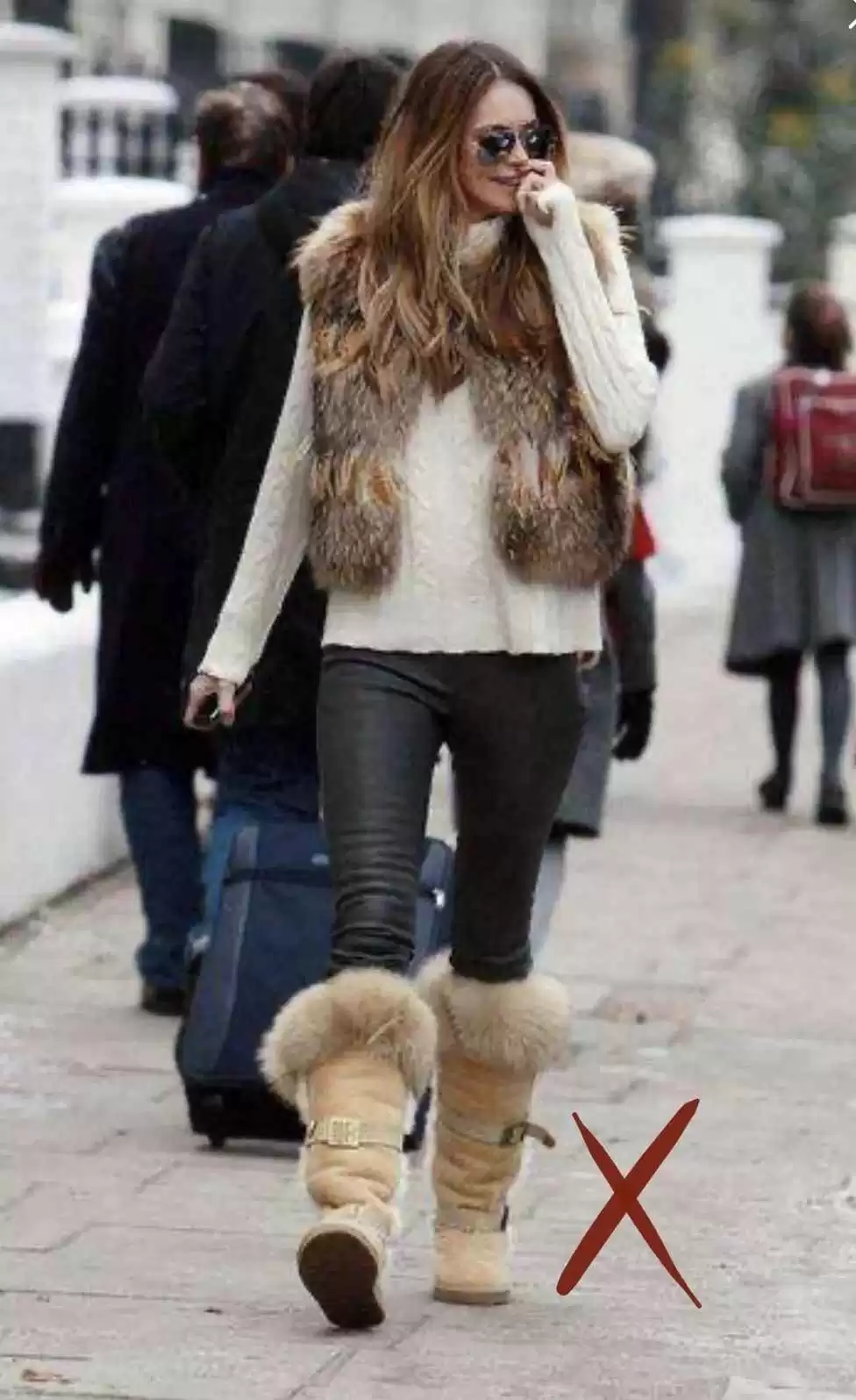 ugg怎么穿衣搭配 如何把UGG穿得时髦?5个小技巧+1个最新穿搭,保暖靓丽出街