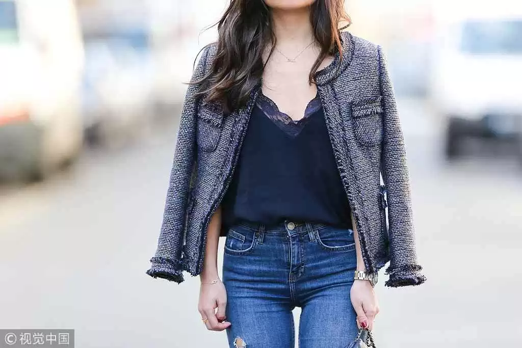 肩宽女生穿衣搭配全攻略:轻松扬长避短穿出时尚感