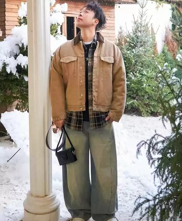 胖黑男生穿衣搭配秘籍:穿搭与身材无关,街拍胖男人又胖又矮照样有型