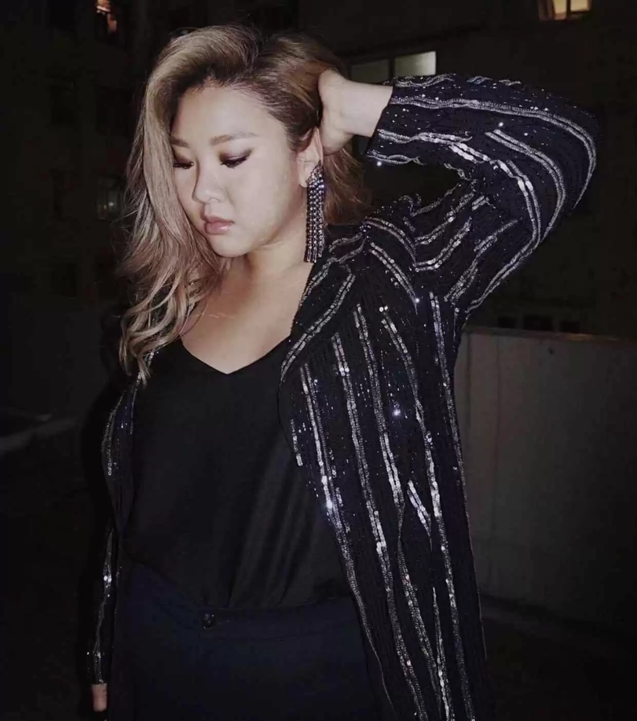 180斤胖子穿衣搭配秘诀：郑欣宜示范丰满身材如何穿出性感