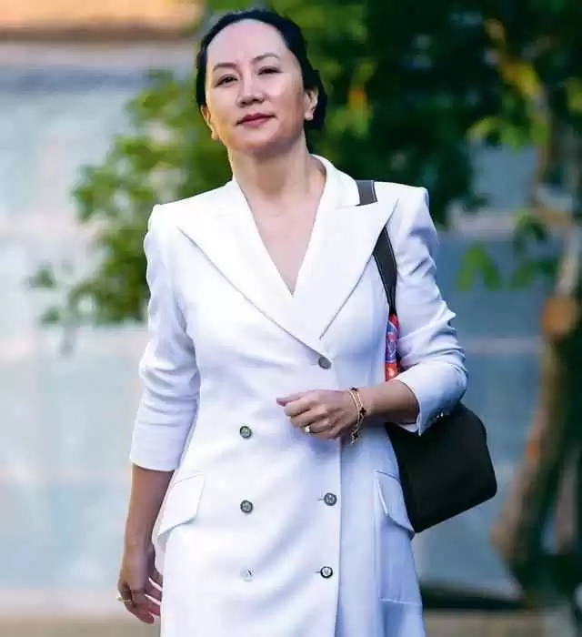 名媛穿衣搭配指南:跟孟晚舟学简约高级感,不追潮流更显气质