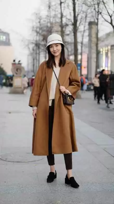 温州秋季穿衣搭配 街拍｜乱穿衣的季节，最会搭配的你