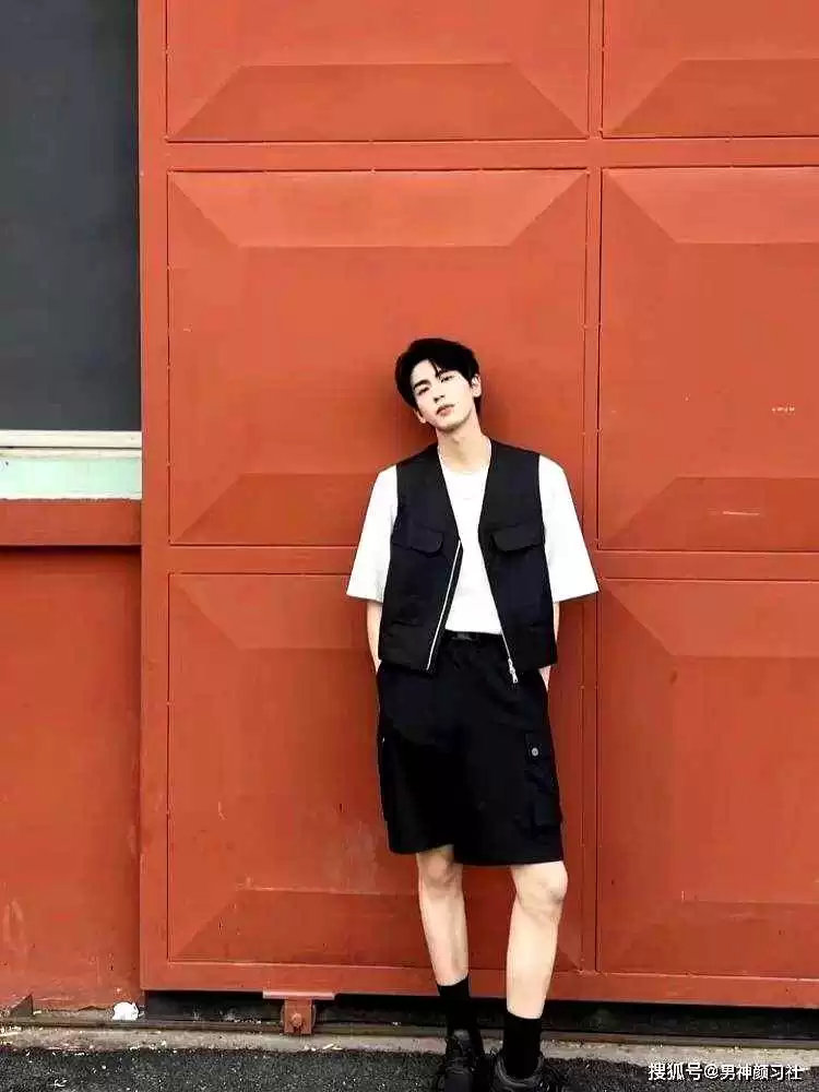 男生鞋子搭配全攻略:避开这些坑,衣服搭配不再白费,颜值瞬间翻倍