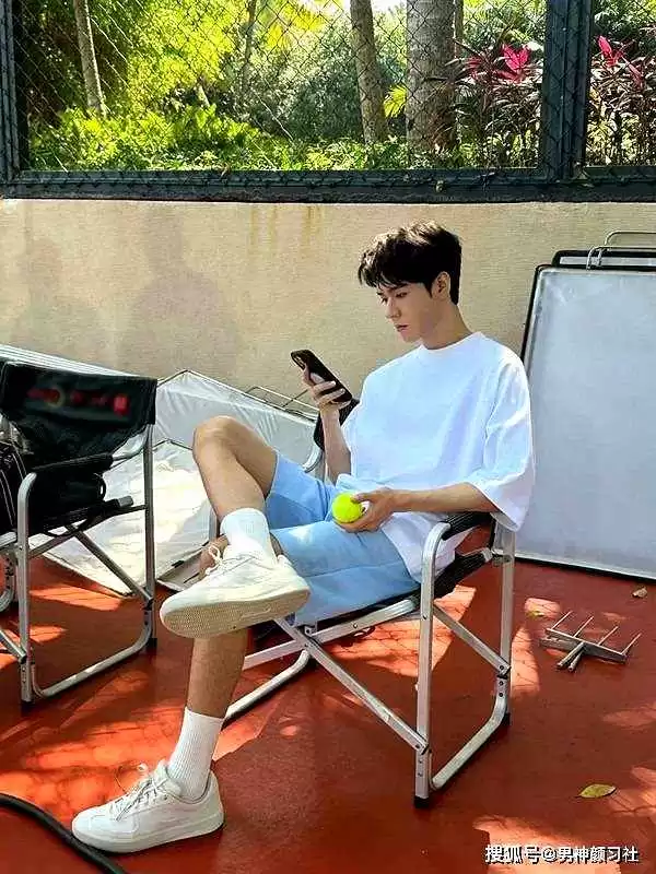 男生鞋子搭配全攻略:避开这些坑,衣服搭配不再白费,颜值瞬间翻倍