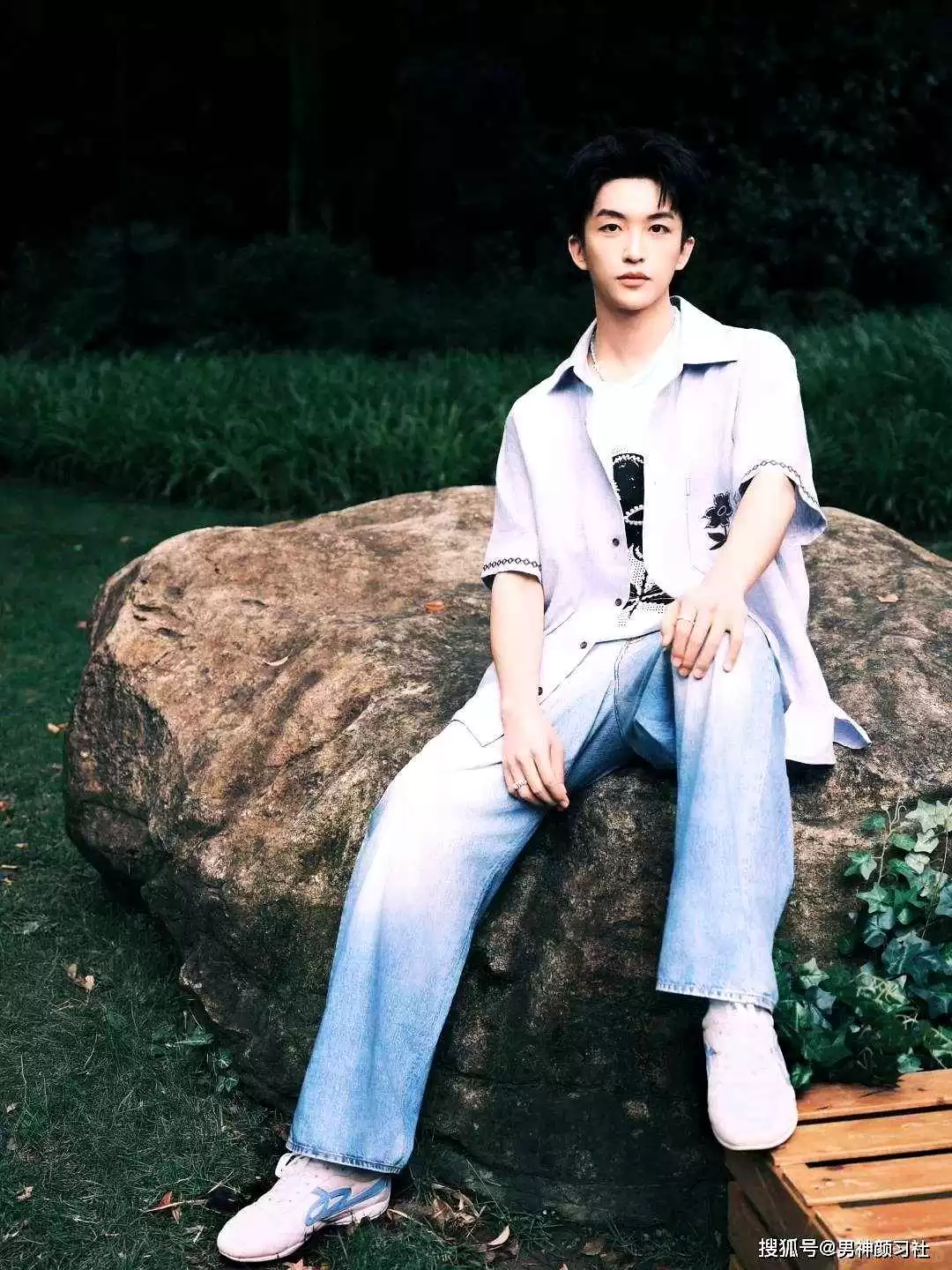 男生鞋子搭配全攻略:避开这些坑,衣服搭配不再白费,颜值瞬间翻倍