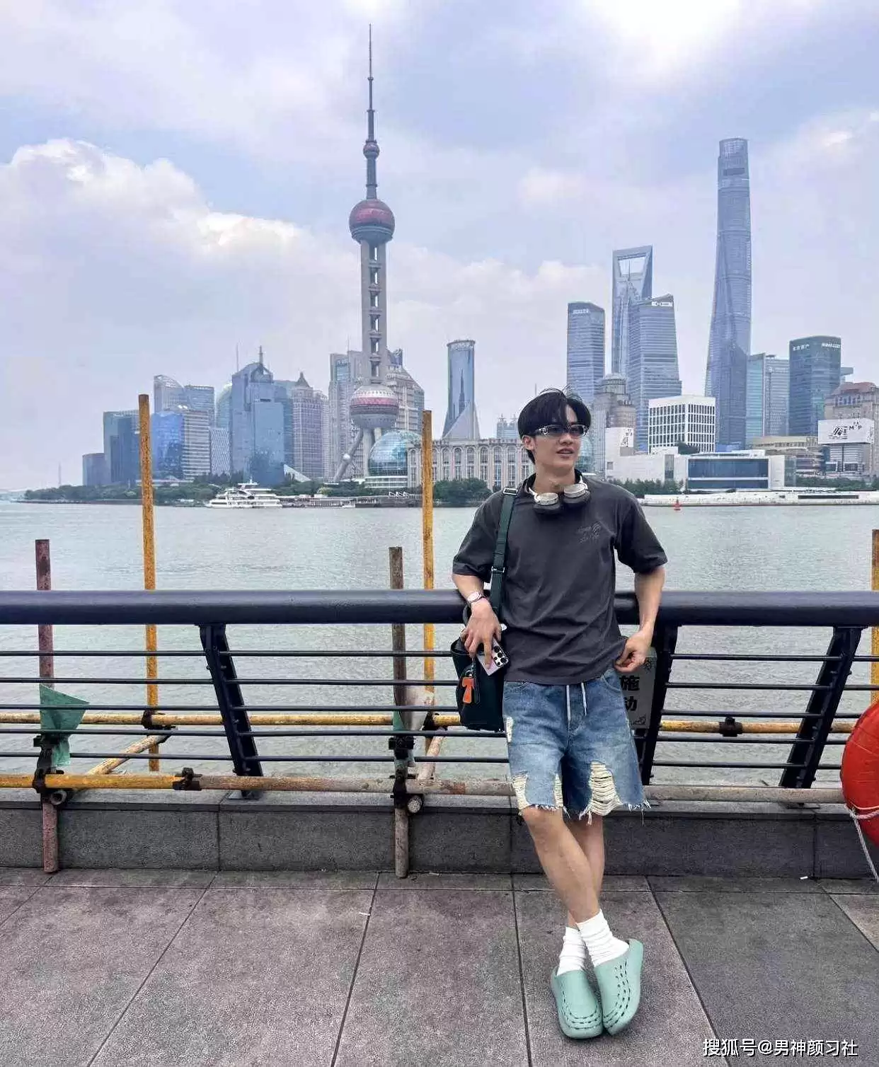 男生鞋子搭配全攻略:避开这些坑,衣服搭配不再白费,颜值瞬间翻倍