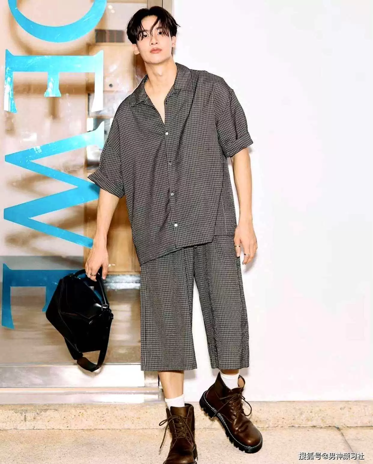 男生鞋子搭配全攻略:避开这些坑,衣服搭配不再白费,颜值瞬间翻倍