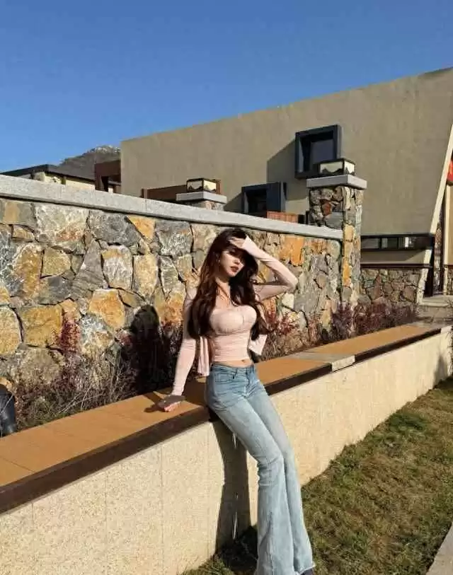 身材好的女人如何穿出高挑效果？这几套搭配太养眼！