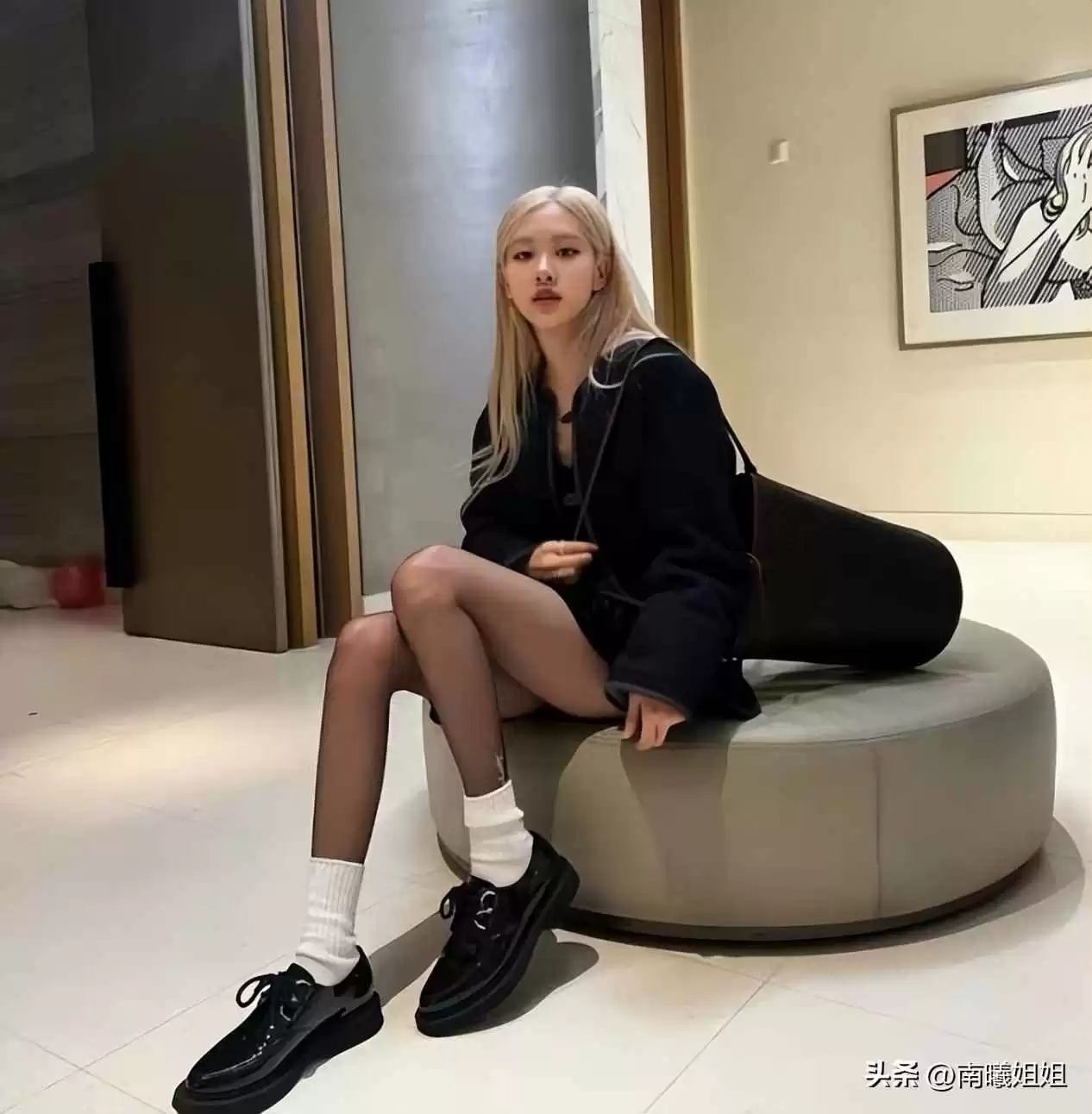 小个子女生秋冬穿搭秘籍:短裙+乐福鞋、九分裤+短靴,显高又时髦