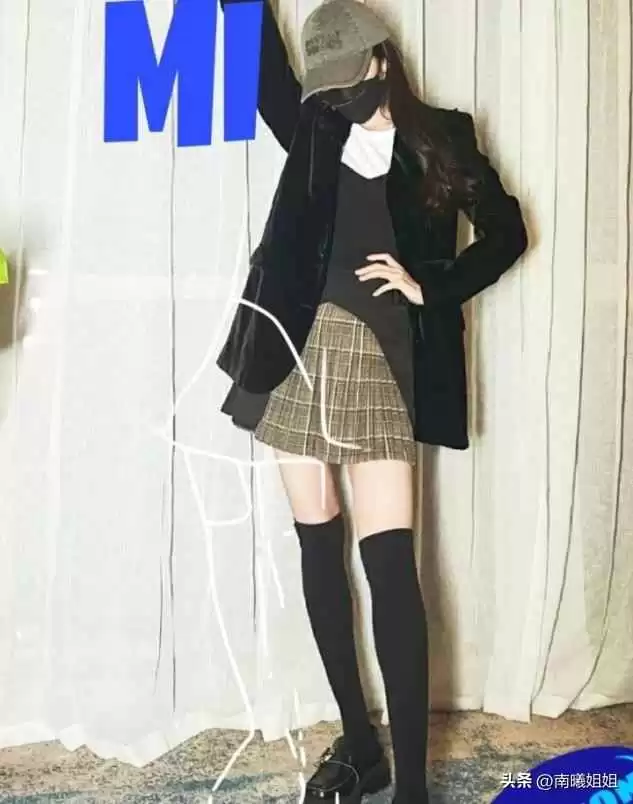 小个子女生秋冬穿搭秘籍:短裙+乐福鞋、九分裤+短靴,显高又时髦