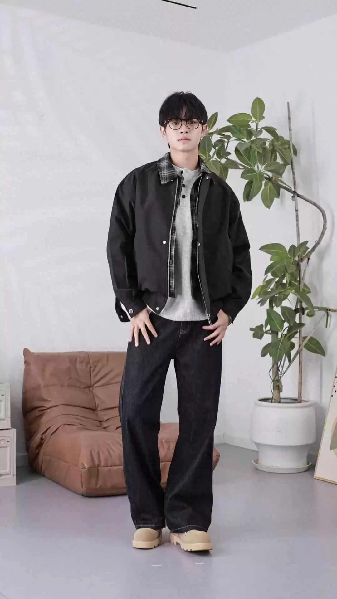 矮个子男生冬季穿搭秘籍：2套显高方案，白色鞋子成点睛之笔