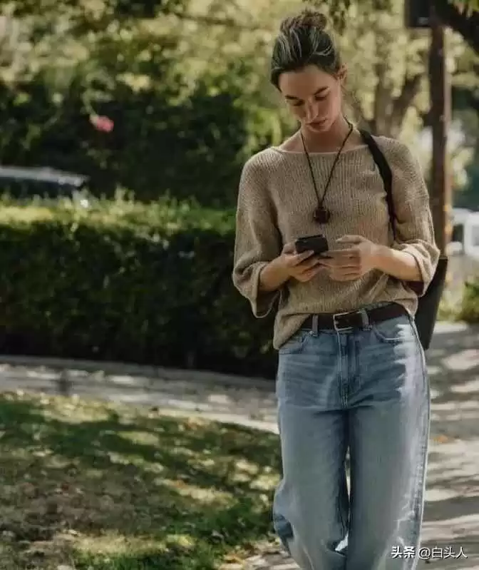 梨形身材救星!弯刀裤秋冬穿搭全攻略,胯宽腿粗一键隐形